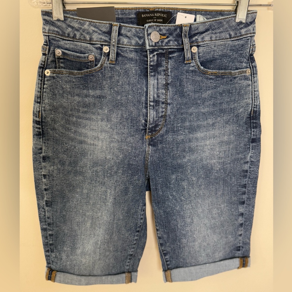 Banana Republic Factory Curvy 10” denim jeans shorts medium wash zip button 25/0